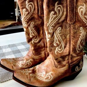 Corral boots size 9